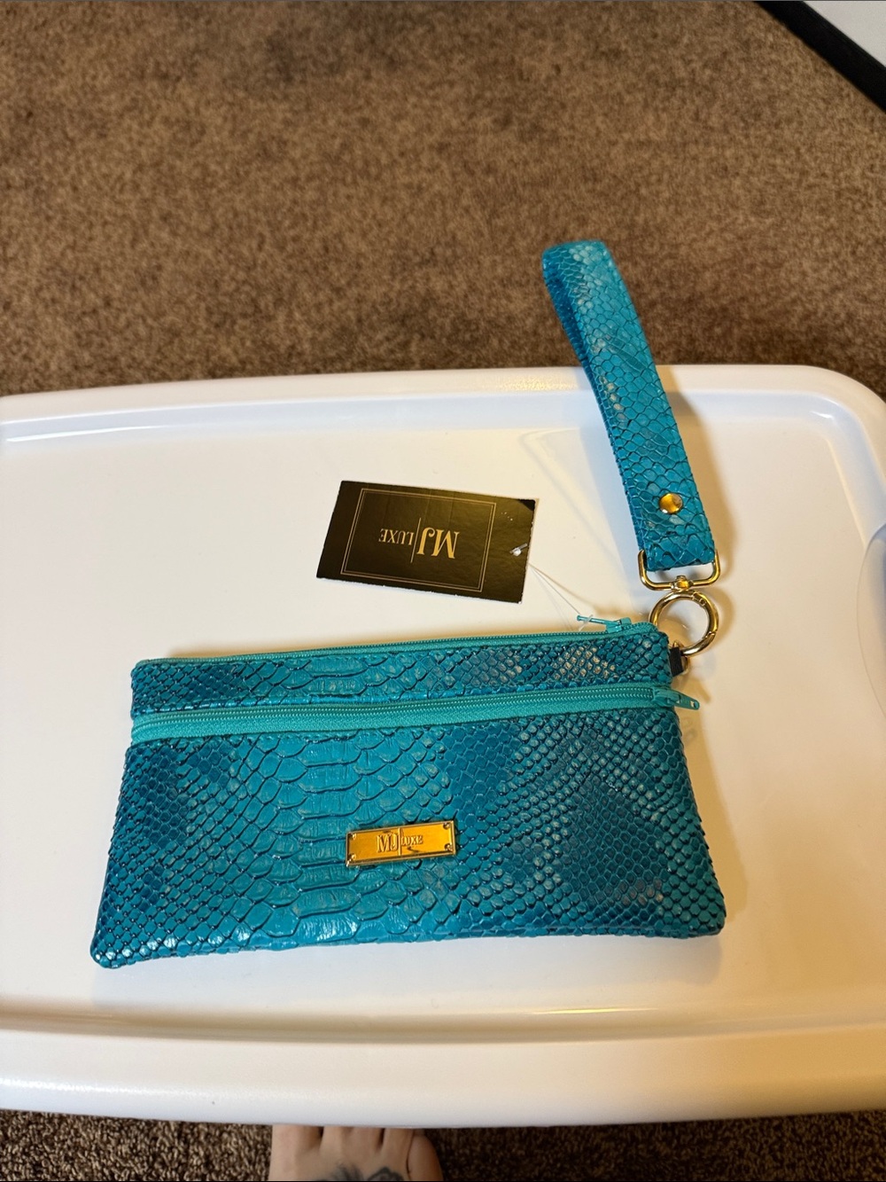 Makeup Junkie Luxe Teal Snake-Embossed Zip Wristlet with Detachable Strap